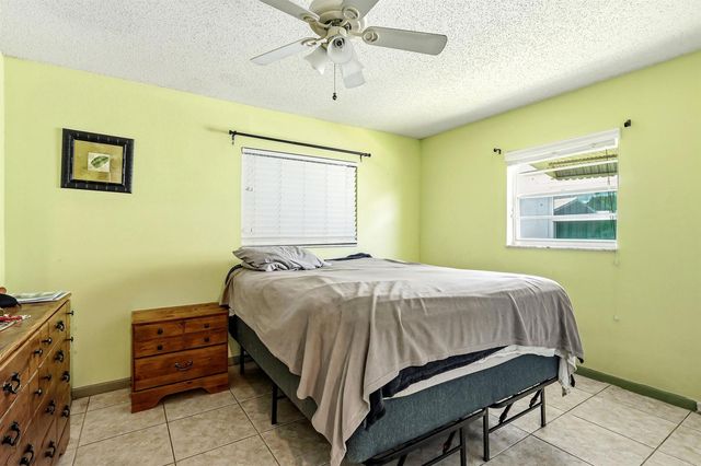 712 SW 18th Street, Boynton Beach, FL 33426