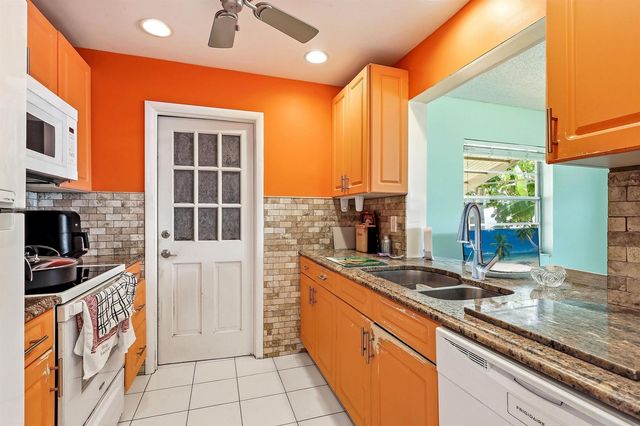 712 SW 18th Street, Boynton Beach, FL 33426