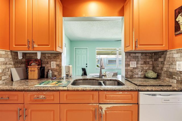 712 SW 18th Street, Boynton Beach, FL 33426