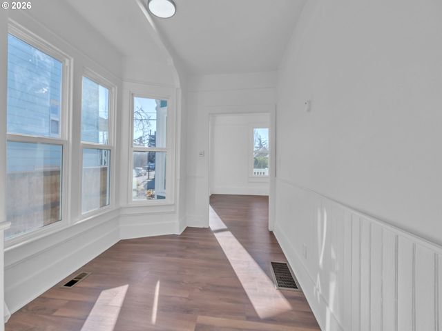 1527 Se CLINTON St, Portland, OR 97202