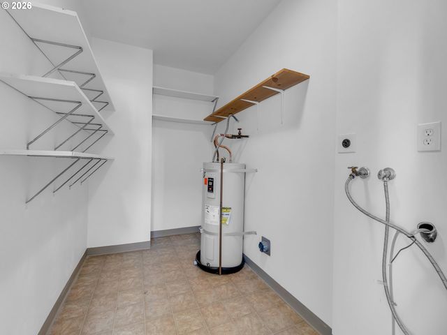 1527 Se CLINTON St, Portland, OR 97202