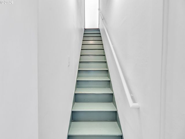 1527 Se CLINTON St, Portland, OR 97202