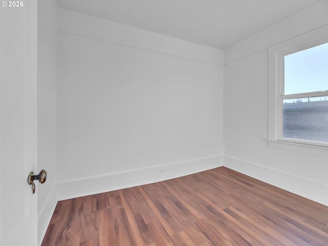 1527 Se CLINTON St, Portland, OR 97202