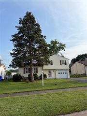 11 Morningstar Drive, Gates, NY 14606