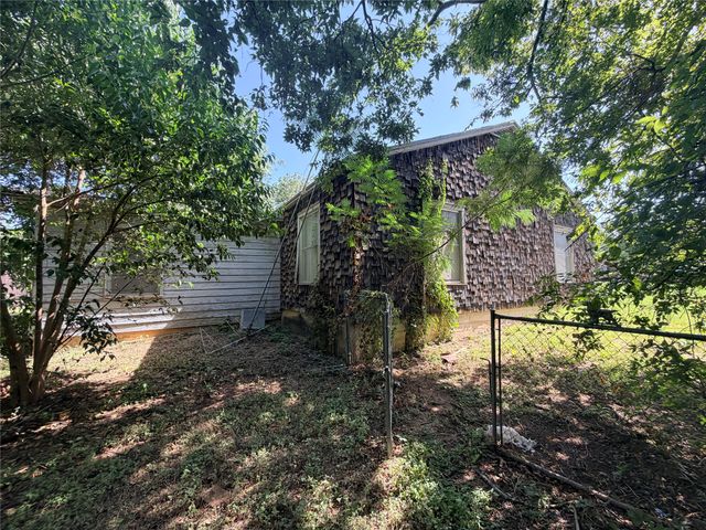 806 S Brazos Street, Weatherford, TX 76086