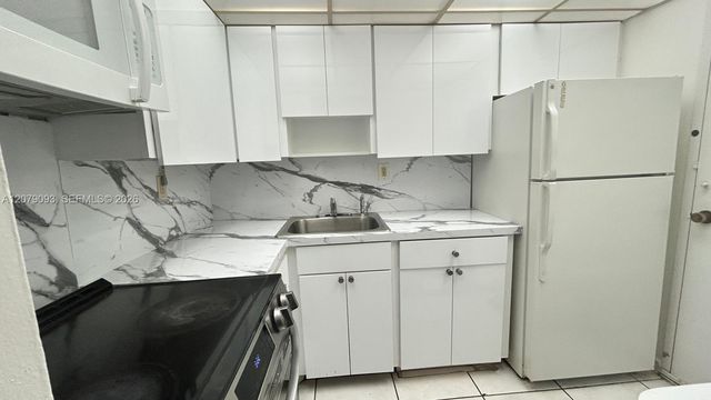 2899 Collins Avenue 544, Miami Beach, FL 33140