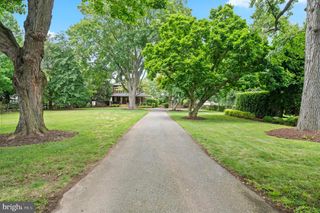 150 DUTTON MILL, Brookhaven, PA 19015