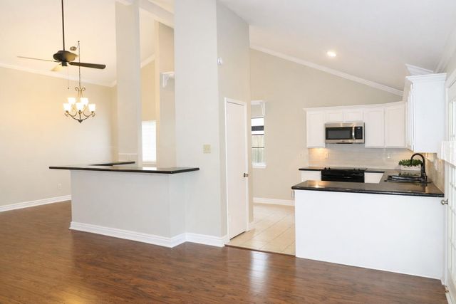 2419 Woven Wood Lane, Richmond, TX 77406