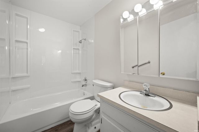 22907 Elm Drive, Elkhart, IN 46516