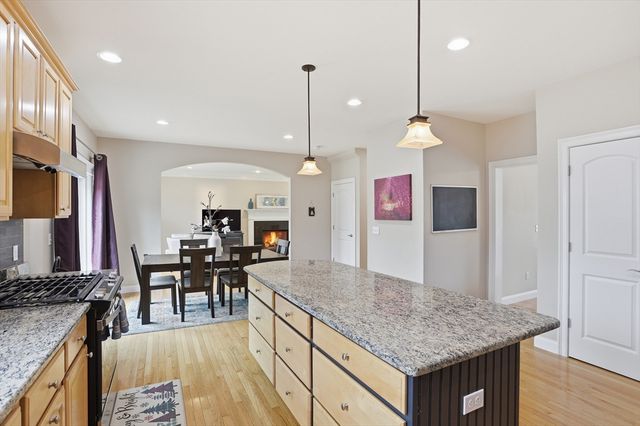 44 Wood Lane, Acton, MA 01720