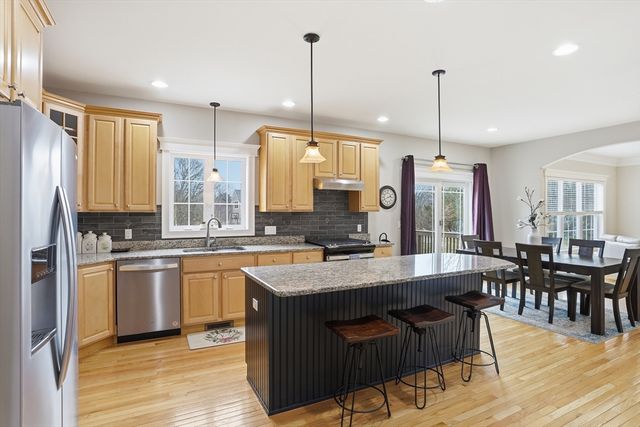 44 Wood Lane, Acton, MA 01720