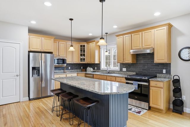 44 Wood Lane, Acton, MA 01720