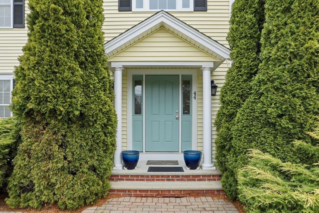 44 Wood Lane, Acton, MA 01720