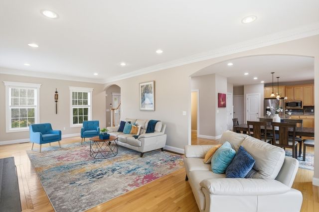 44 Wood Lane, Acton, MA 01720