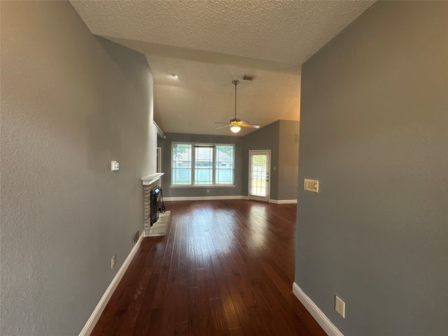 2336 Timbercreek Drive, Glenn Heights, TX 75154