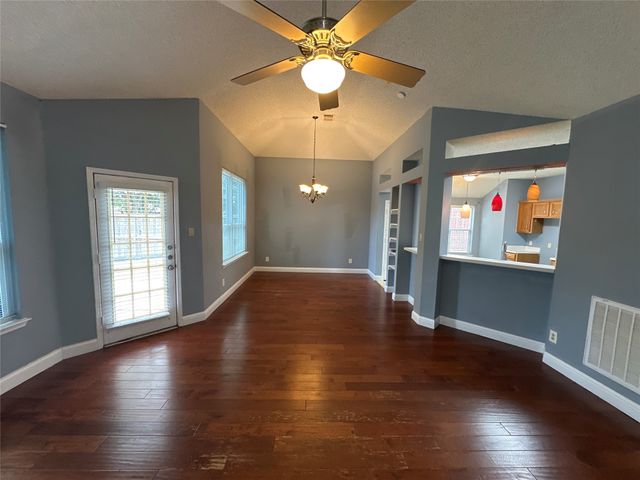 2336 Timbercreek Drive, Glenn Heights, TX 75154