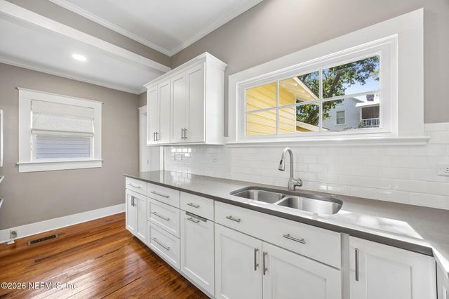 212 S 6TH Street, Fernandina Beach, FL 32034