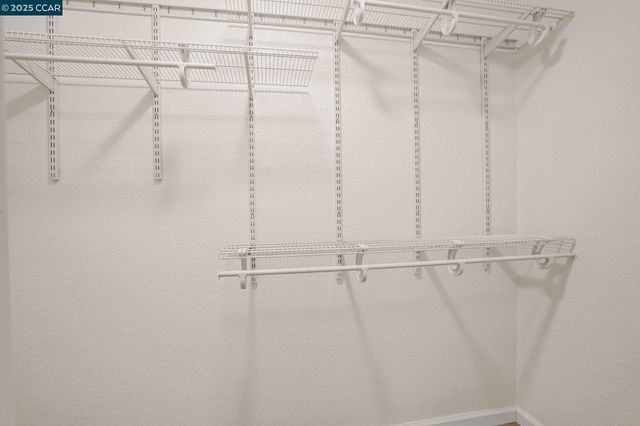 982 Juniper Ct, Crockett, CA 94525