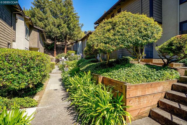 982 Juniper Ct, Crockett, CA 94525