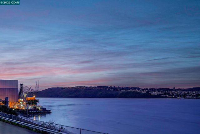 982 Juniper Ct, Crockett, CA 94525