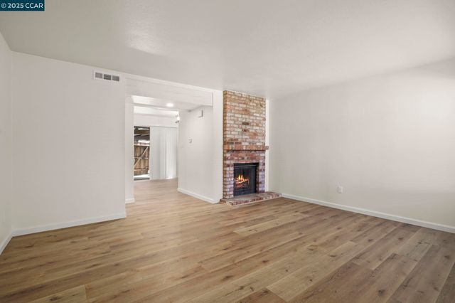 982 Juniper Ct, Crockett, CA 94525