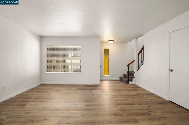 982 Juniper Ct, Crockett, CA 94525