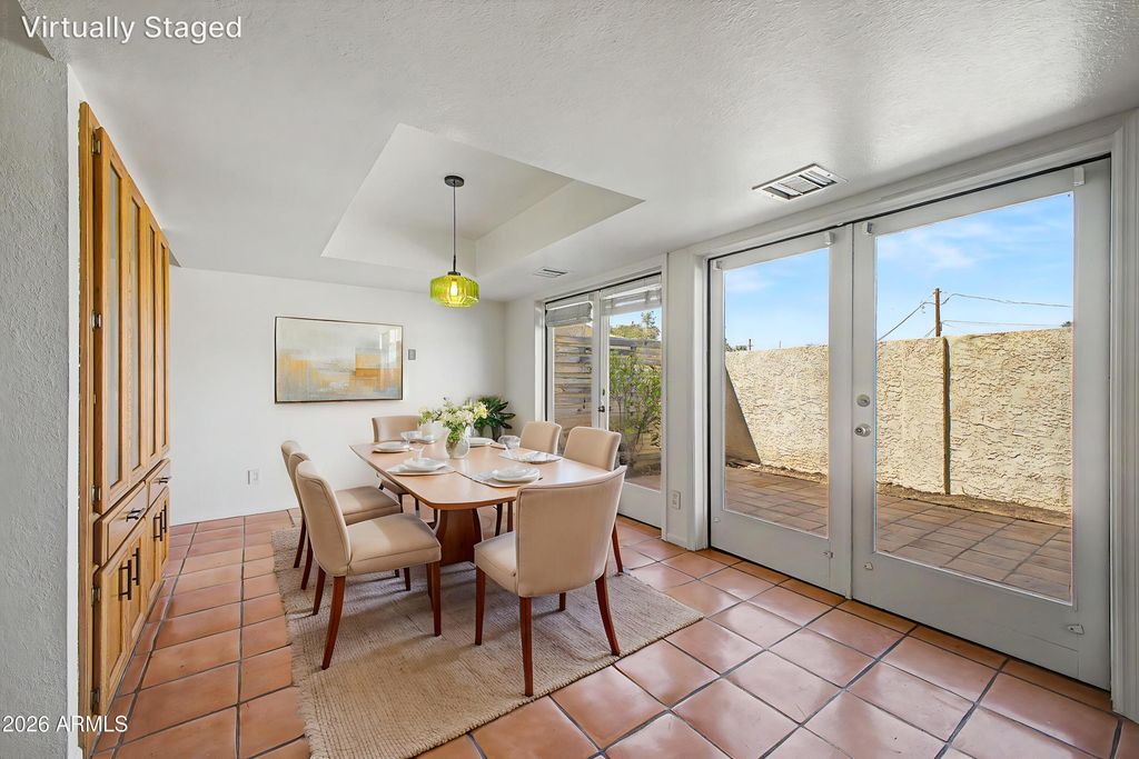 Image 10 of property listing at 6508 N 10TH Place, Phoenix, AZ 85014