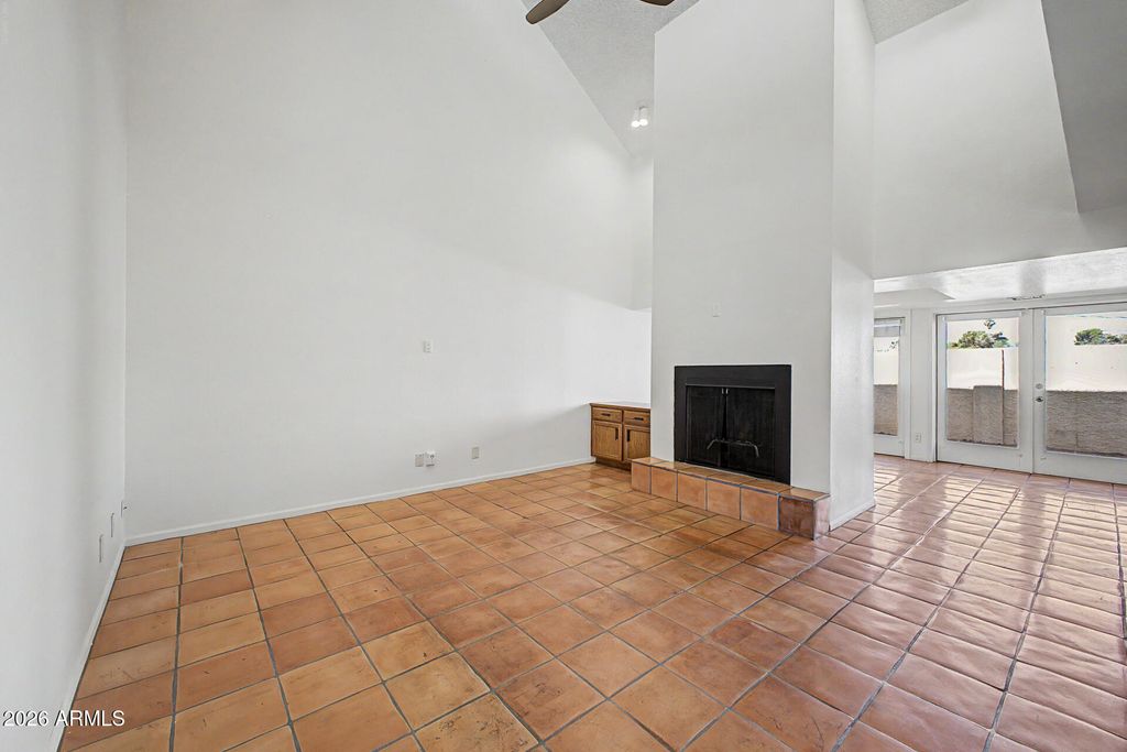 Image 8 of property listing at 6508 N 10TH Place, Phoenix, AZ 85014