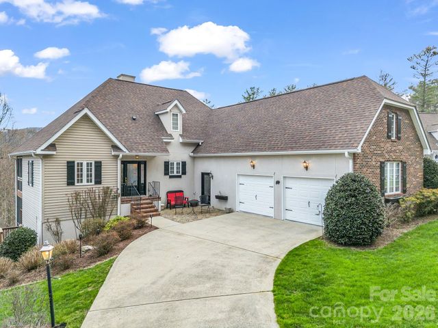 29 Spring Heights Court, Hendersonville, NC 28791