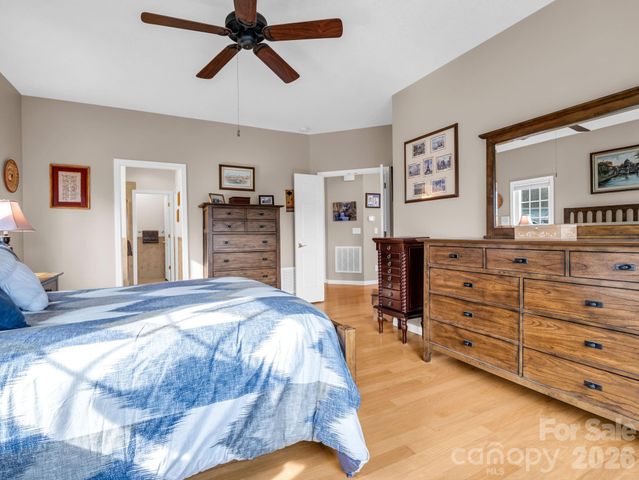 29 Spring Heights Court, Hendersonville, NC 28791