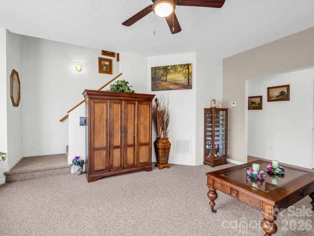 29 Spring Heights Court, Hendersonville, NC 28791