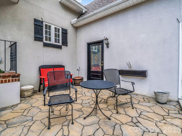 29 Spring Heights Court, Hendersonville, NC 28791