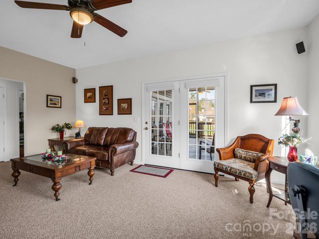 29 Spring Heights Court, Hendersonville, NC 28791