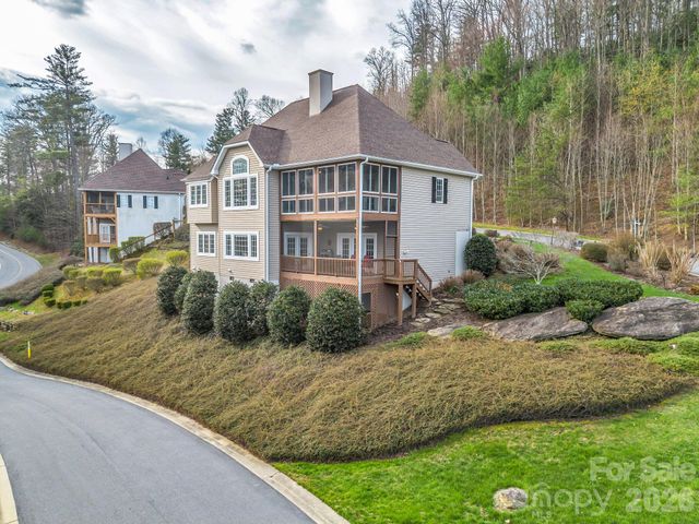 29 Spring Heights Court, Hendersonville, NC 28791