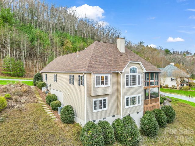 29 Spring Heights Court, Hendersonville, NC 28791