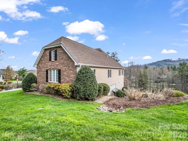 29 Spring Heights Court, Hendersonville, NC 28791