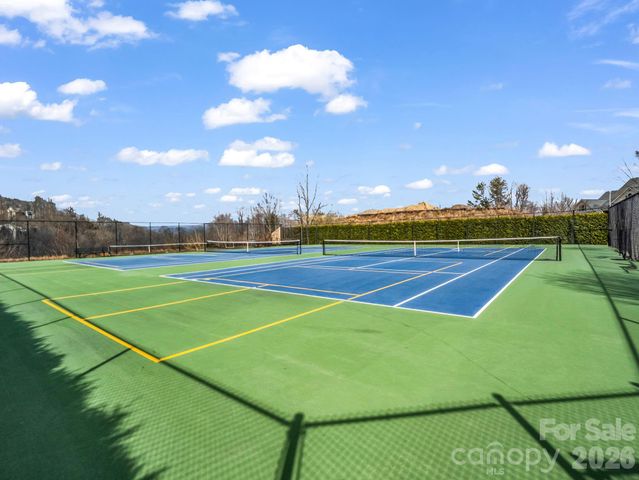 29 Spring Heights Court, Hendersonville, NC 28791