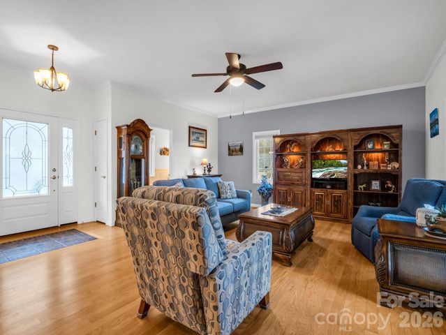 29 Spring Heights Court, Hendersonville, NC 28791