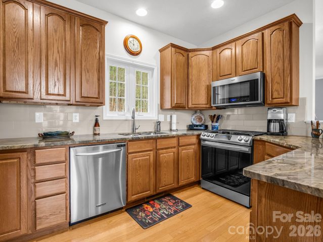 29 Spring Heights Court, Hendersonville, NC 28791