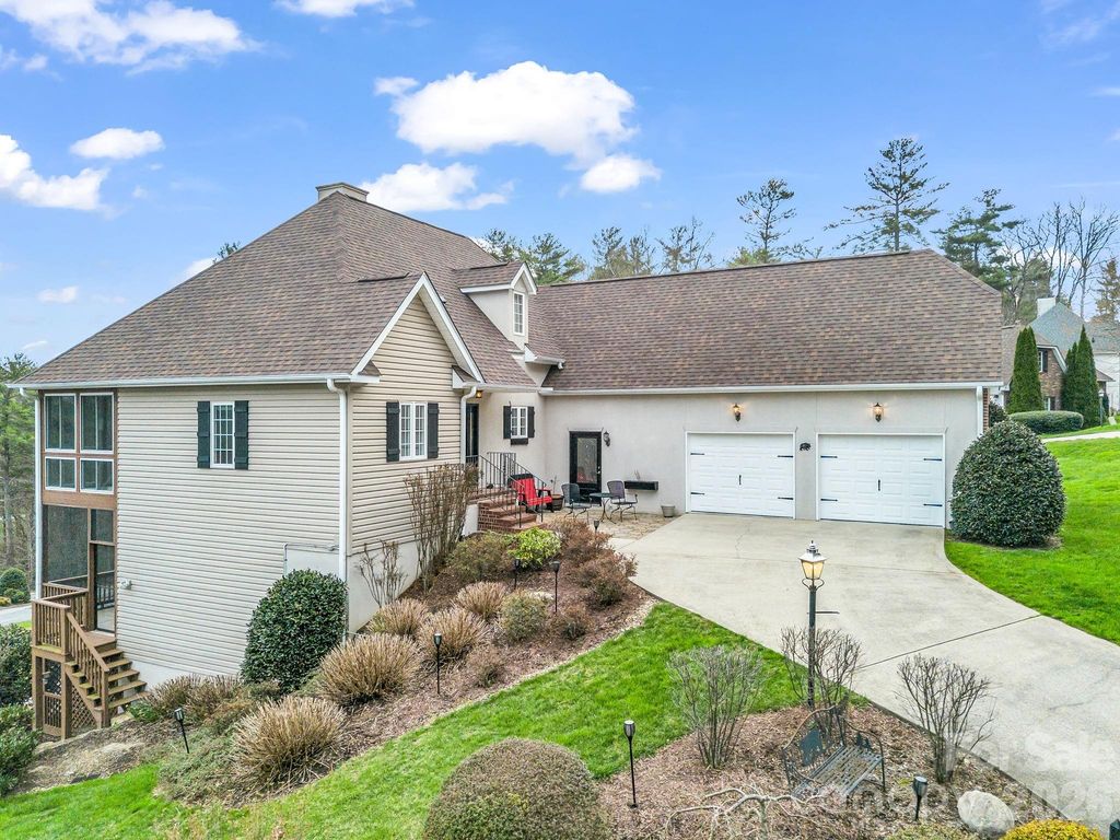 29 Spring Heights Court, Hendersonville, NC 28791