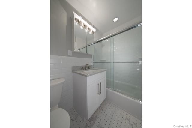 202A Jefferson Avenue 1D, Saint James, NY 11780