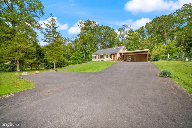18323 SHARON RD, Triangle, VA 22172