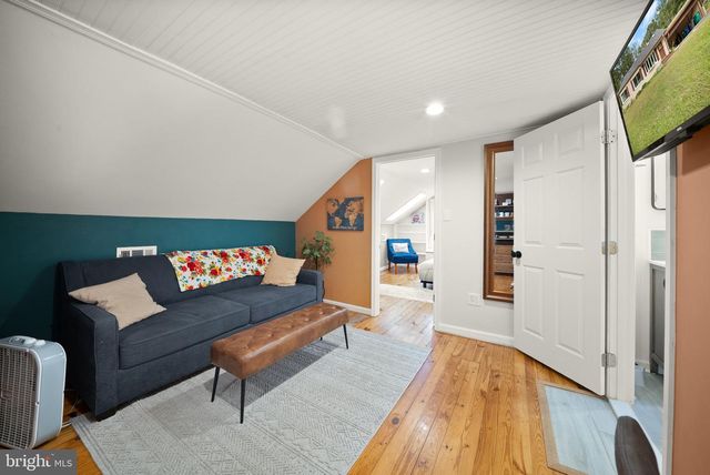 18323 SHARON RD, Triangle, VA 22172