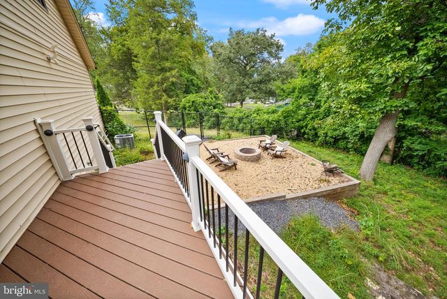 18323 SHARON RD, Triangle, VA 22172