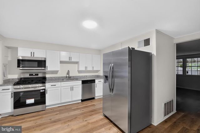 911 IMPERIAL CT, Baltimore, MD 21227