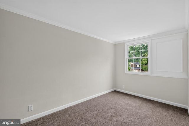 911 IMPERIAL CT, Baltimore, MD 21227
