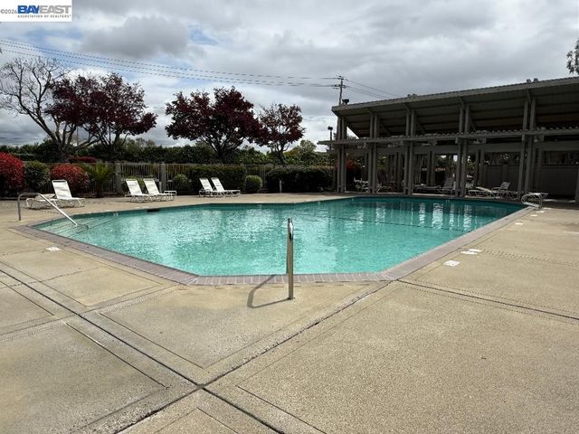 25850 Kay Ave 328, Hayward, CA 94545