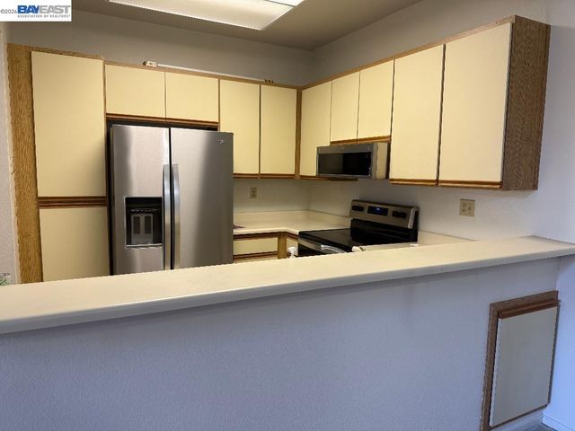 25850 Kay Ave 328, Hayward, CA 94545