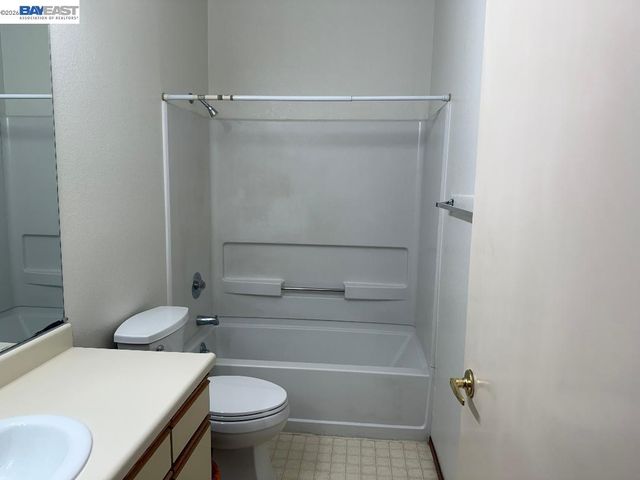 25850 Kay Ave 328, Hayward, CA 94545