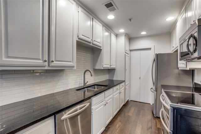 4409 Cole Avenue F, Dallas, TX 75205